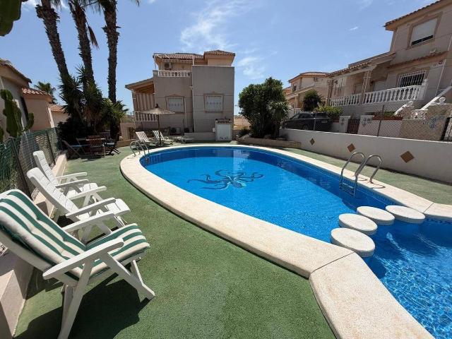 Casa chalet en Venta en Benijófar
