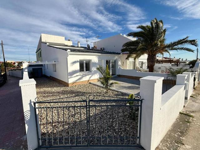Casa chalet en Venta en Benijófar