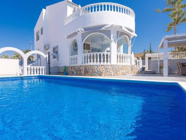 Casa chalet en Venta en Benijófar