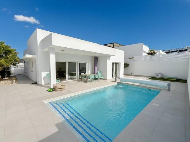 Casa chalet en Venta en Benijófar