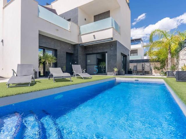 Casa chalet en Venta en Benijófar