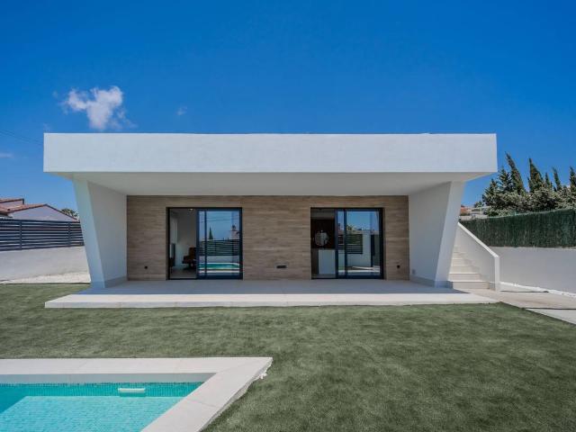 Casa chalet en Venta en Benijófar