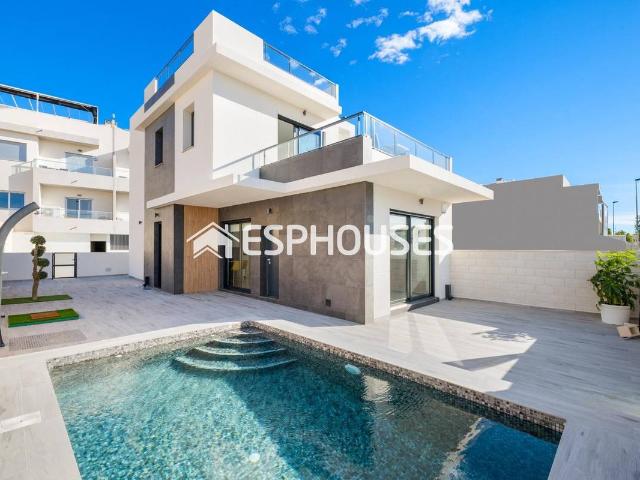 Casa chalet en Venta en Benijófar