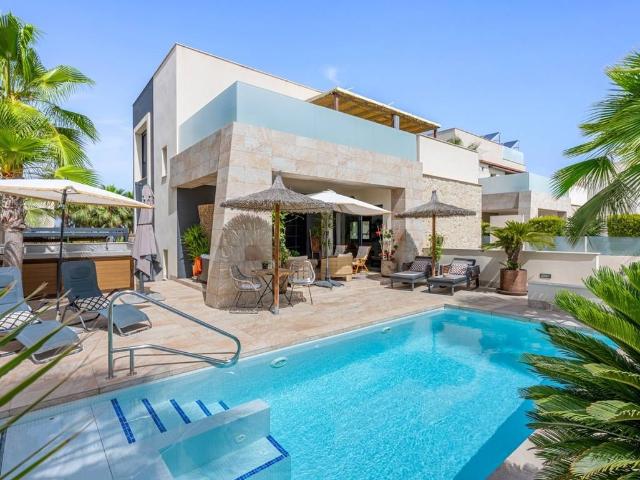 Casa chalet en Venta en Benijófar