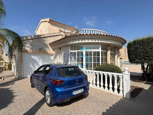 Casa chalet en Venta en Benijófar