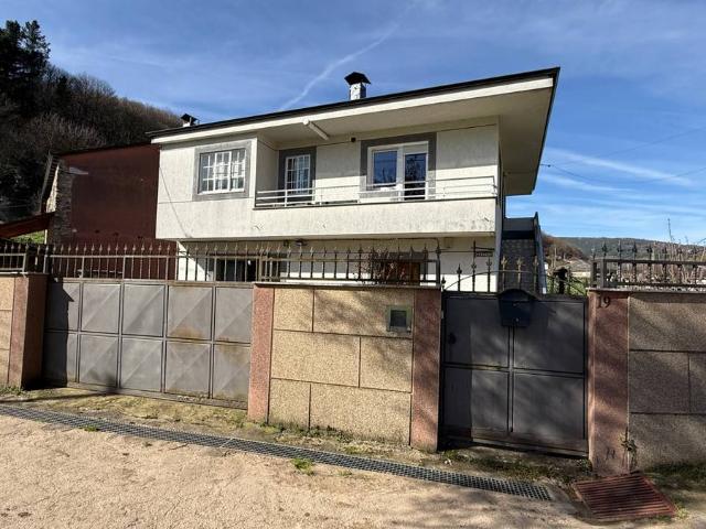 Casa chalet en Venta en Becerreá