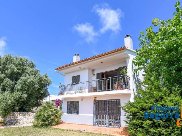 Casa chalet en Venta en Bellvei