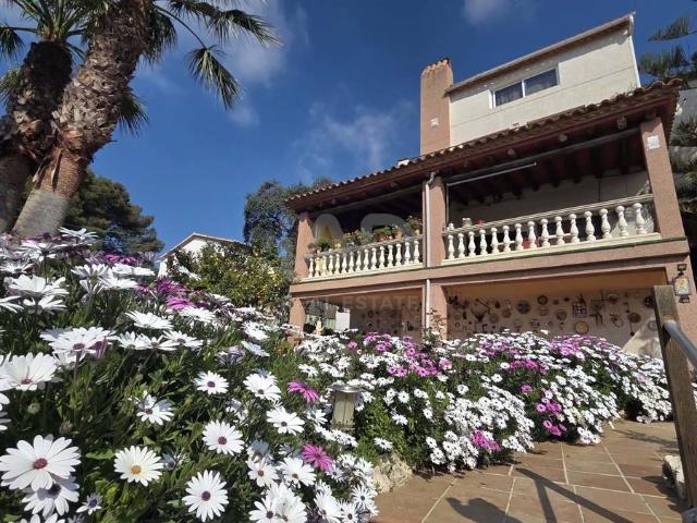 Casa chalet en Venta en Bellvei
