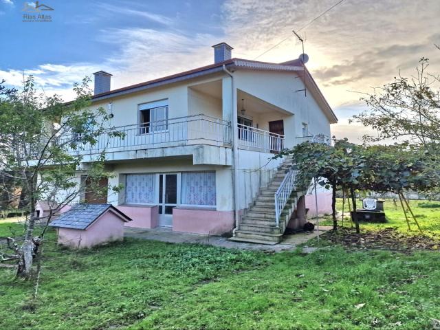Casa chalet en Venta en Bergondo