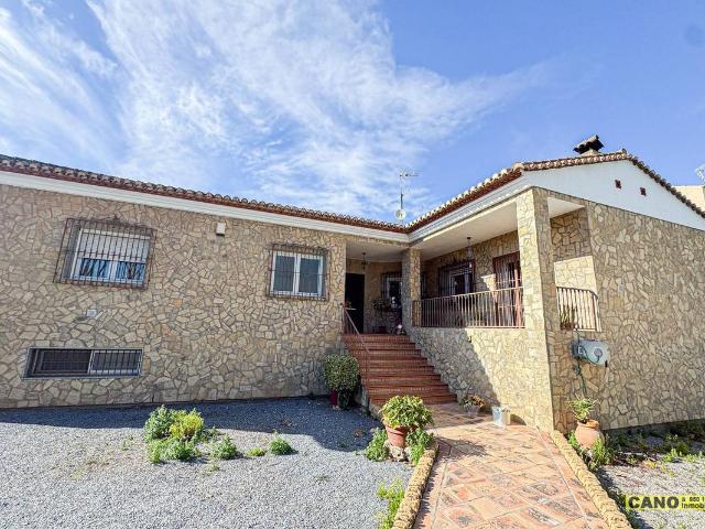 Casa chalet en Venta en Berja