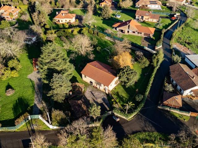 Casa chalet en Venta en Bernueces