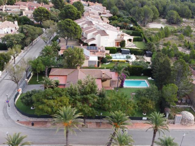 Casa chalet en Venta en Bonmont Terres Noves