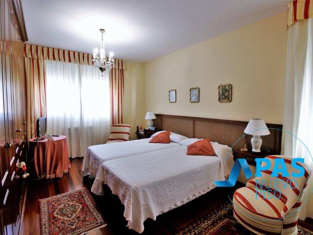 Casa chalet en Venta en Boo