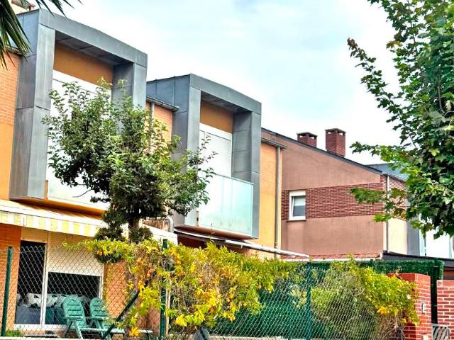 Casa chalet en Venta en Boo