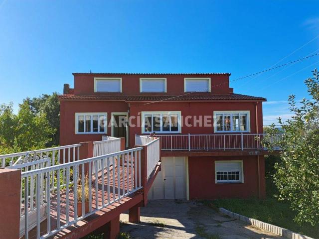 Casa chalet en Venta en Boiro