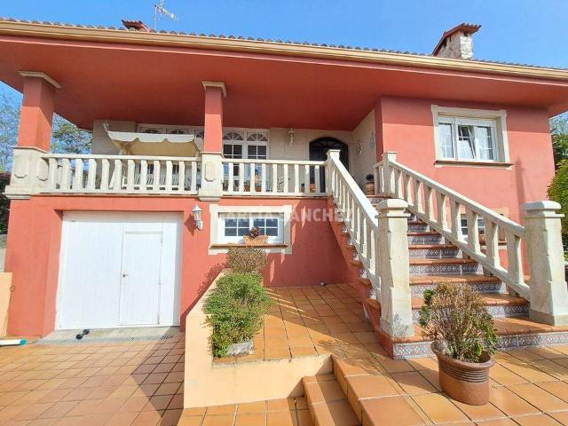 Casa chalet en Venta en Boiro
