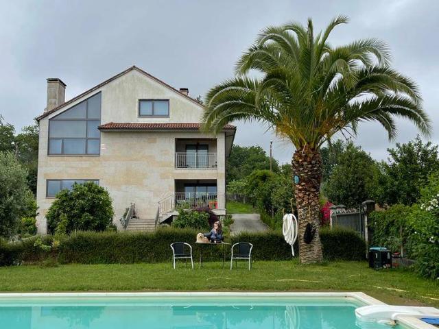 Casa chalet en Venta en Boqueixón