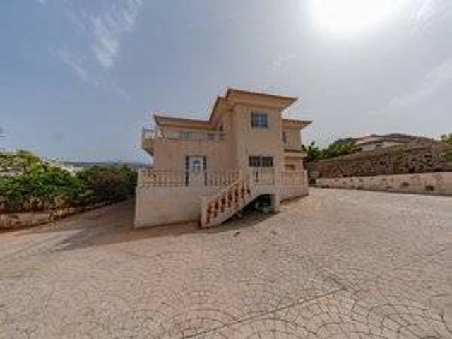 Casa chalet en Venta en Buzanada