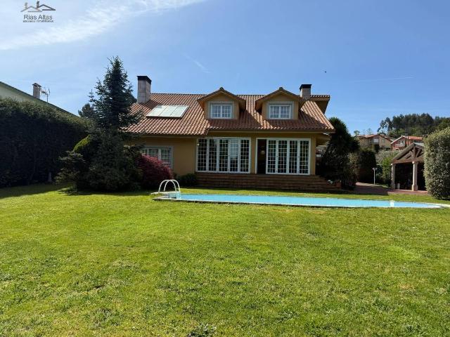 Casa chalet en Venta en Cambre