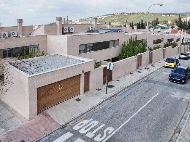 Casa chalet en Venta en Camino de los Neveros Serrallo