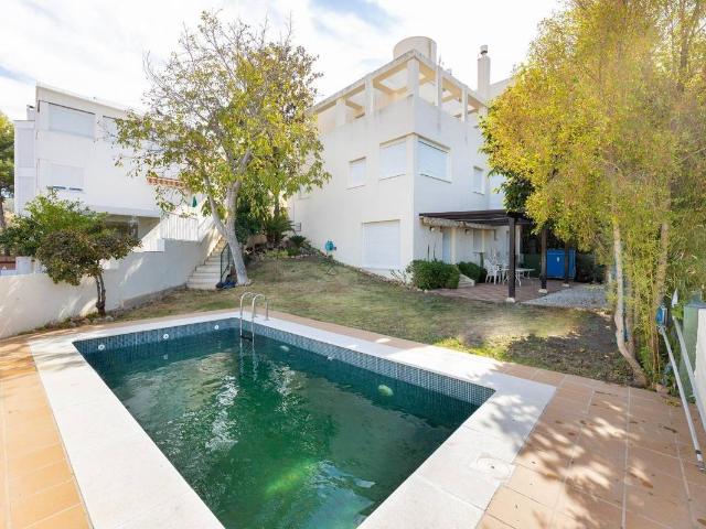 Casa chalet en Venta en Camino de los Neveros Serrallo