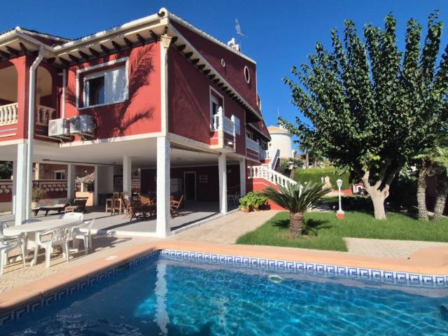 Casa chalet en Venta en Campoamor