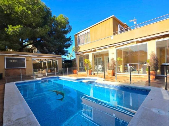 Casa chalet en Venta en Campoamor