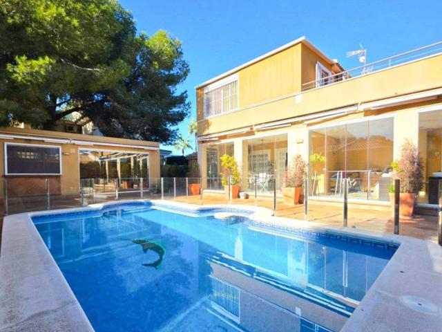 Casa chalet en Venta en Campoamor