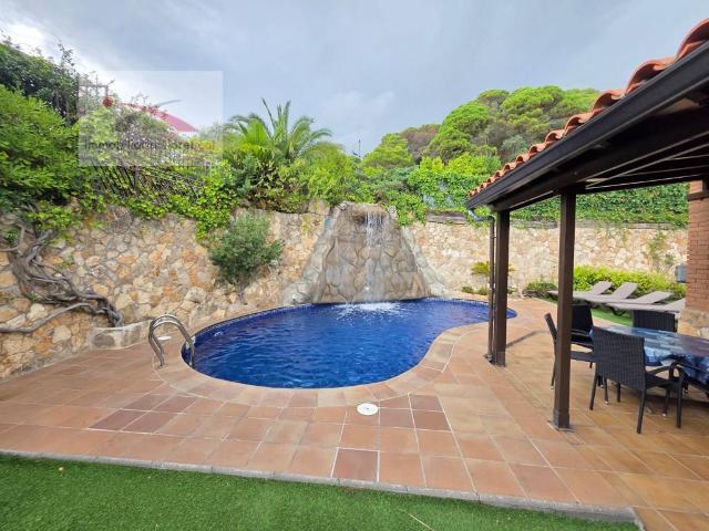 Casa chalet en Venta en Canyelles