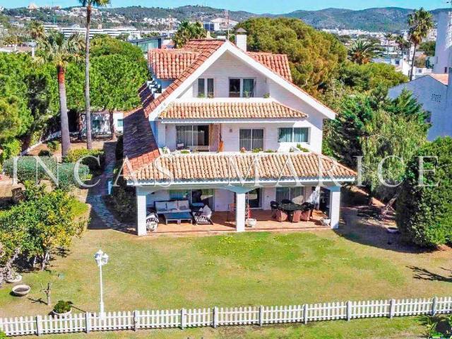 Casa chalet en Venta en Can Girona Terramar Vinyet