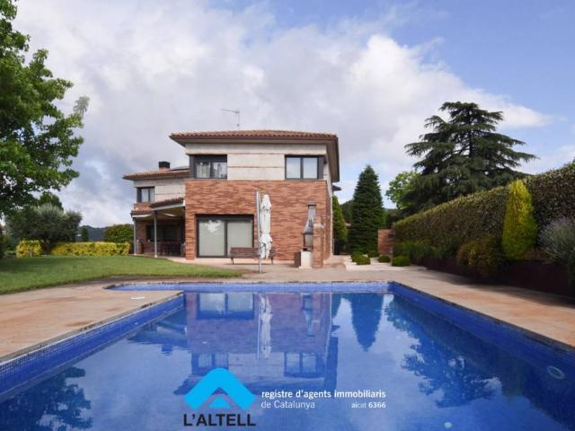 Casa chalet en Venta en Can Violí Can Poi del Bosc