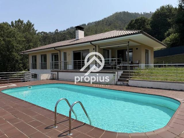 Casa chalet en Venta en Cangas de Onís