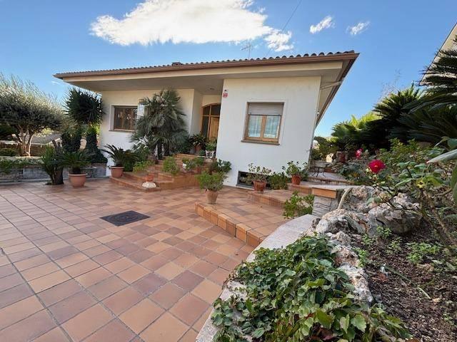 Casa chalet en Venta en Canovelles