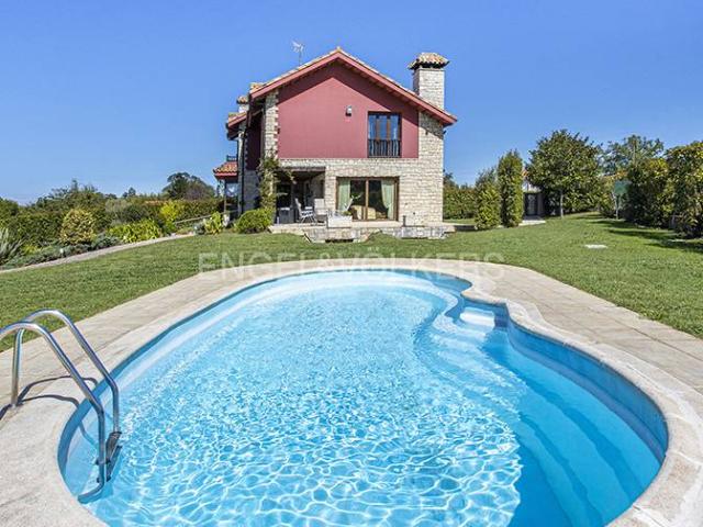 Casa chalet en Venta en Cabueñes