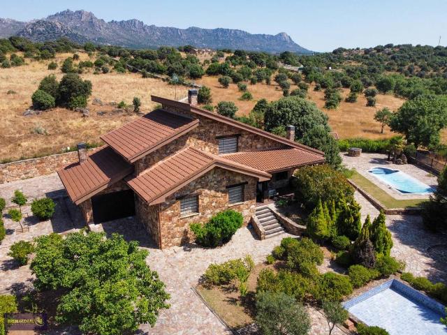 Casa chalet en Venta en Cabanillas de la Sierra