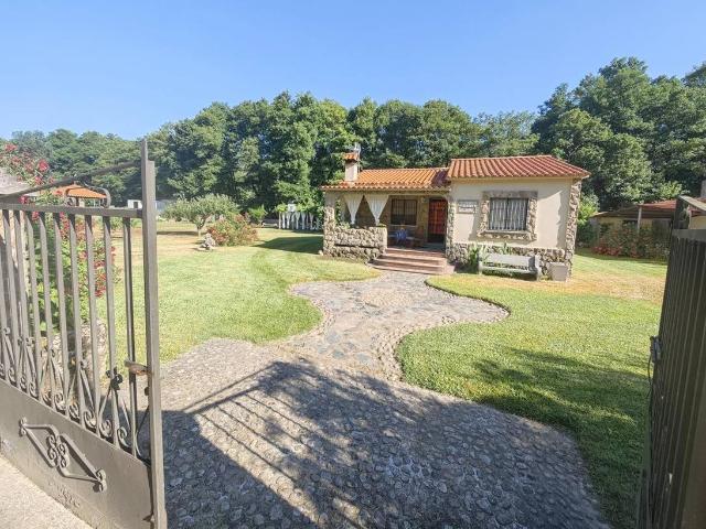 Casa chalet en Venta en Cabrero