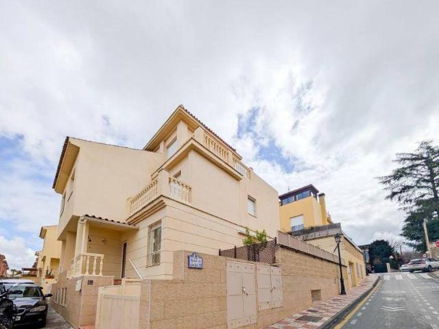 Casa chalet en Venta en Cájar