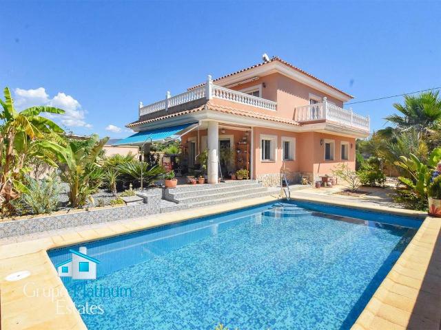 Casa chalet en Venta en Calabardina