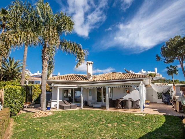 Casa chalet en Venta en Calahonda
