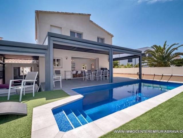 Casa chalet en Venta en Cap Ras Creus Falconera