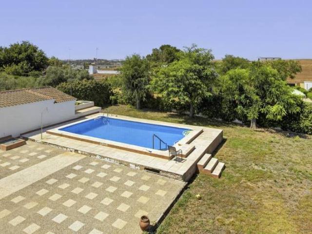 Casa chalet en Venta en Carmona