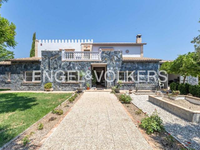 Casa chalet en Venta en Carmona