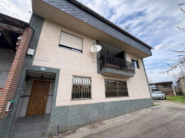 Casa chalet en Venta en Carracedelo