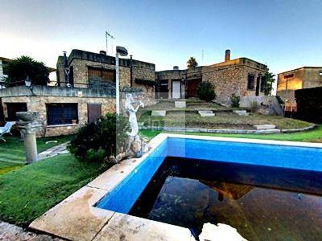 Casa chalet en Venta en Carretera de Sevilla Los Montitos
