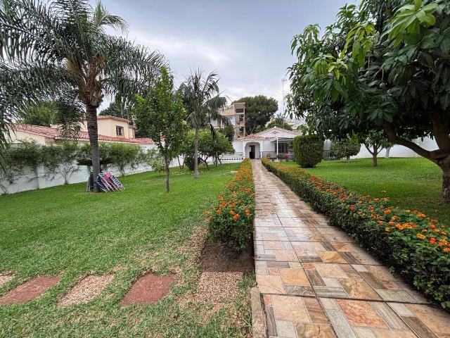 Casa chalet en Venta en Castellana