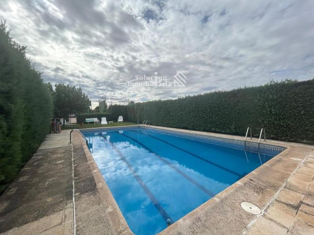 Casa chalet en Venta en Castellanos de Villiquera