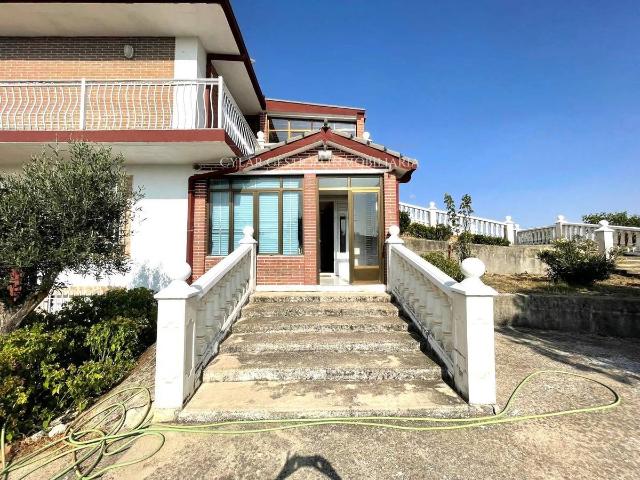 Casa chalet en Venta en Castellanos de Villiquera