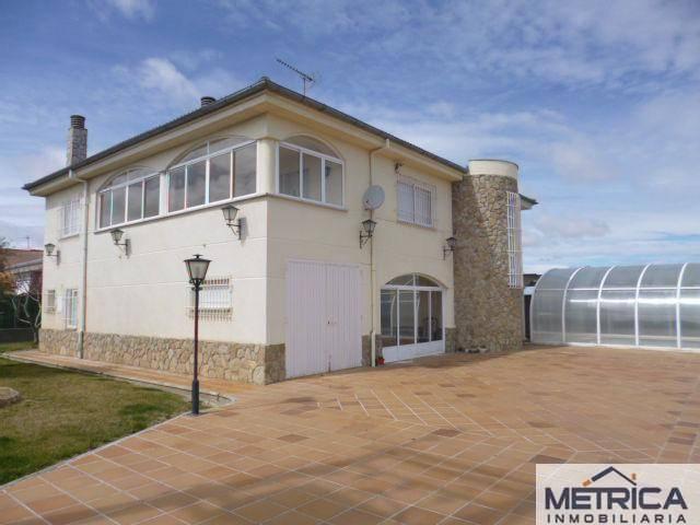 Casa chalet en Venta en Castellanos de Villiquera