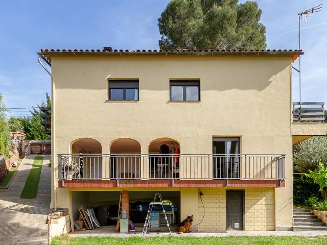 Casa chalet en Venta en Castellví de Rosanes