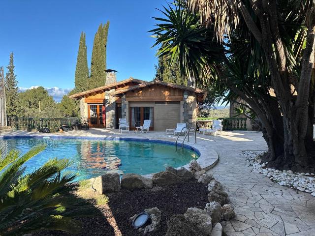 Casa chalet en Venta en Castellví de Rosanes